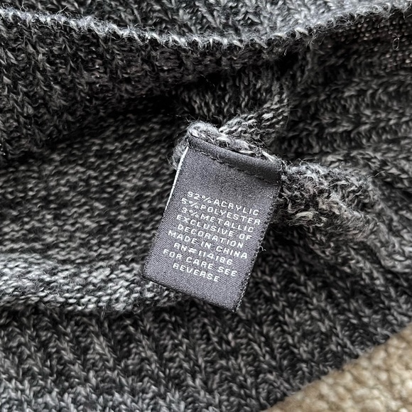 Oh snap! Gingerbread Christmas sweater 🎄 - Picture 7 of 7